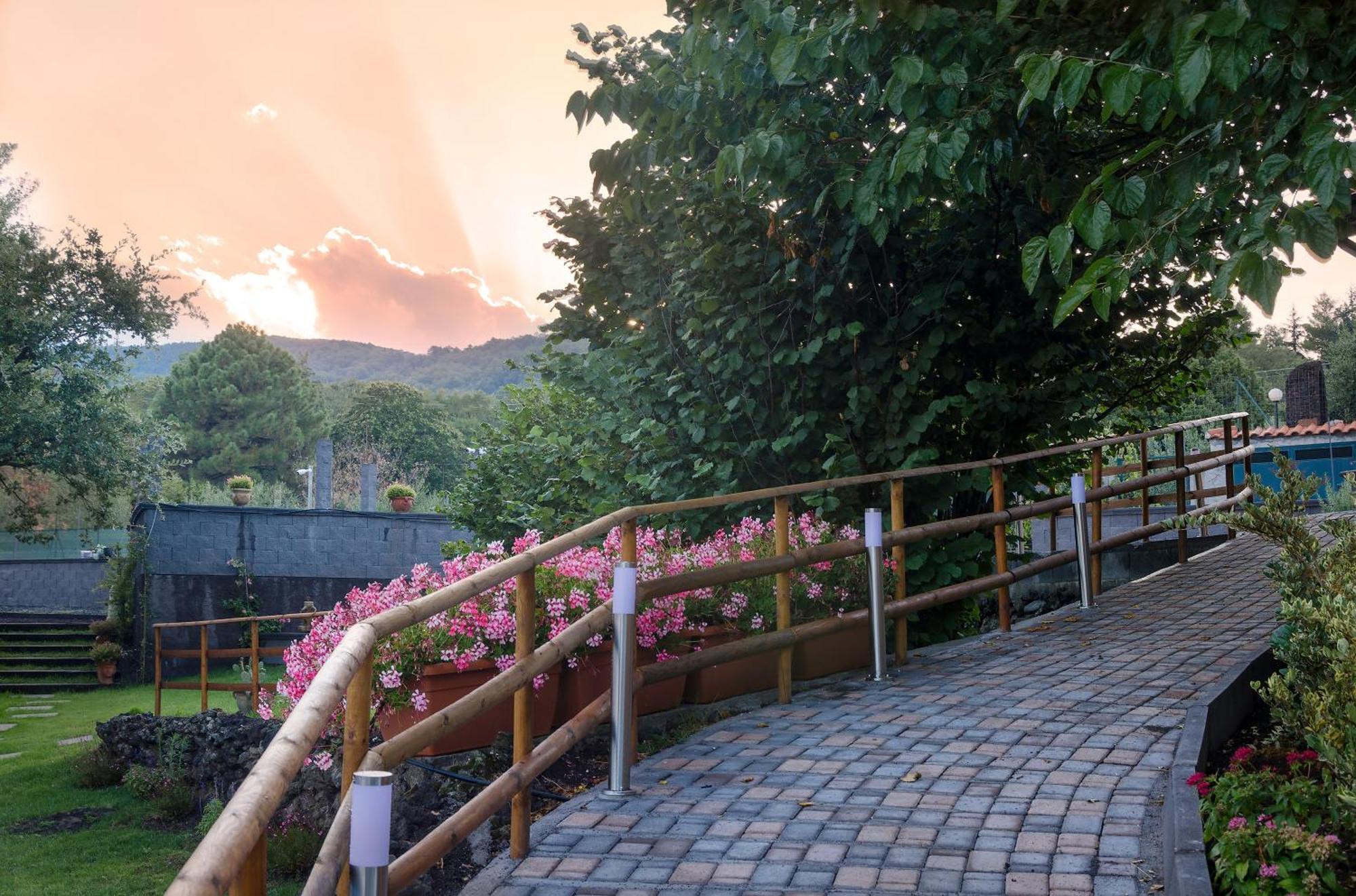 Villa Del Gelso Chalet Nel Parco Delletna Mascali Εξωτερικό φωτογραφία